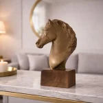 تندیس سرامیک اسب با پرداخت عالی و دارای پایه چوبی شکیل